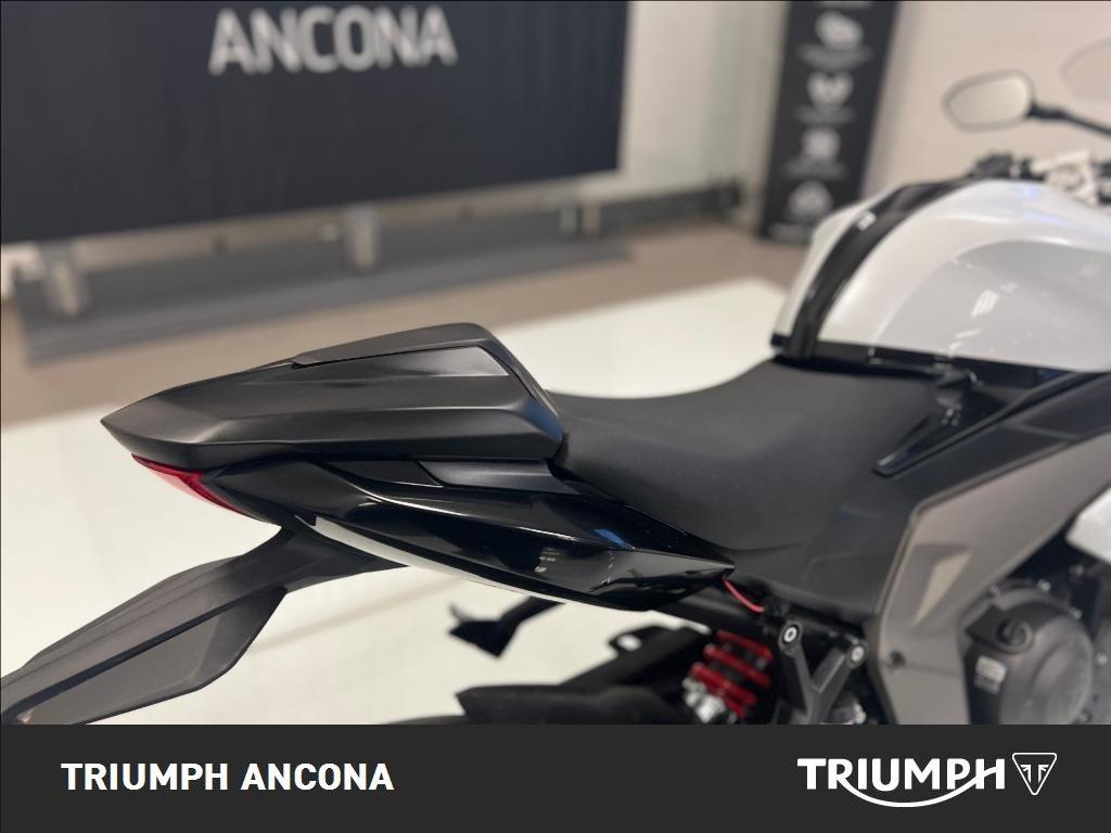 TRIUMPH Daytona 660 Abs